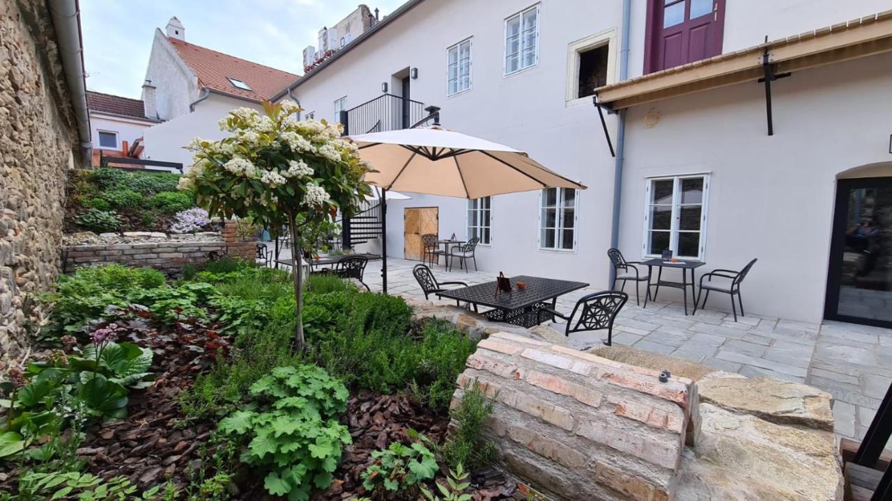 Krone Svätý Jur 外观 照片
